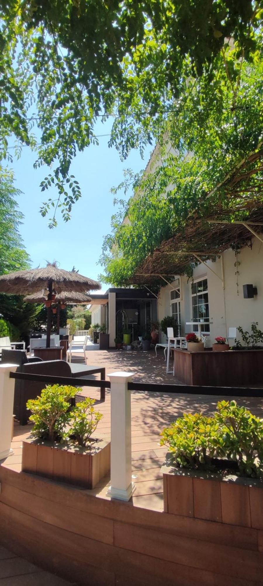 Hotel & Restaurant Figueres Parc Los Hostalets de Llers Exteriör bild